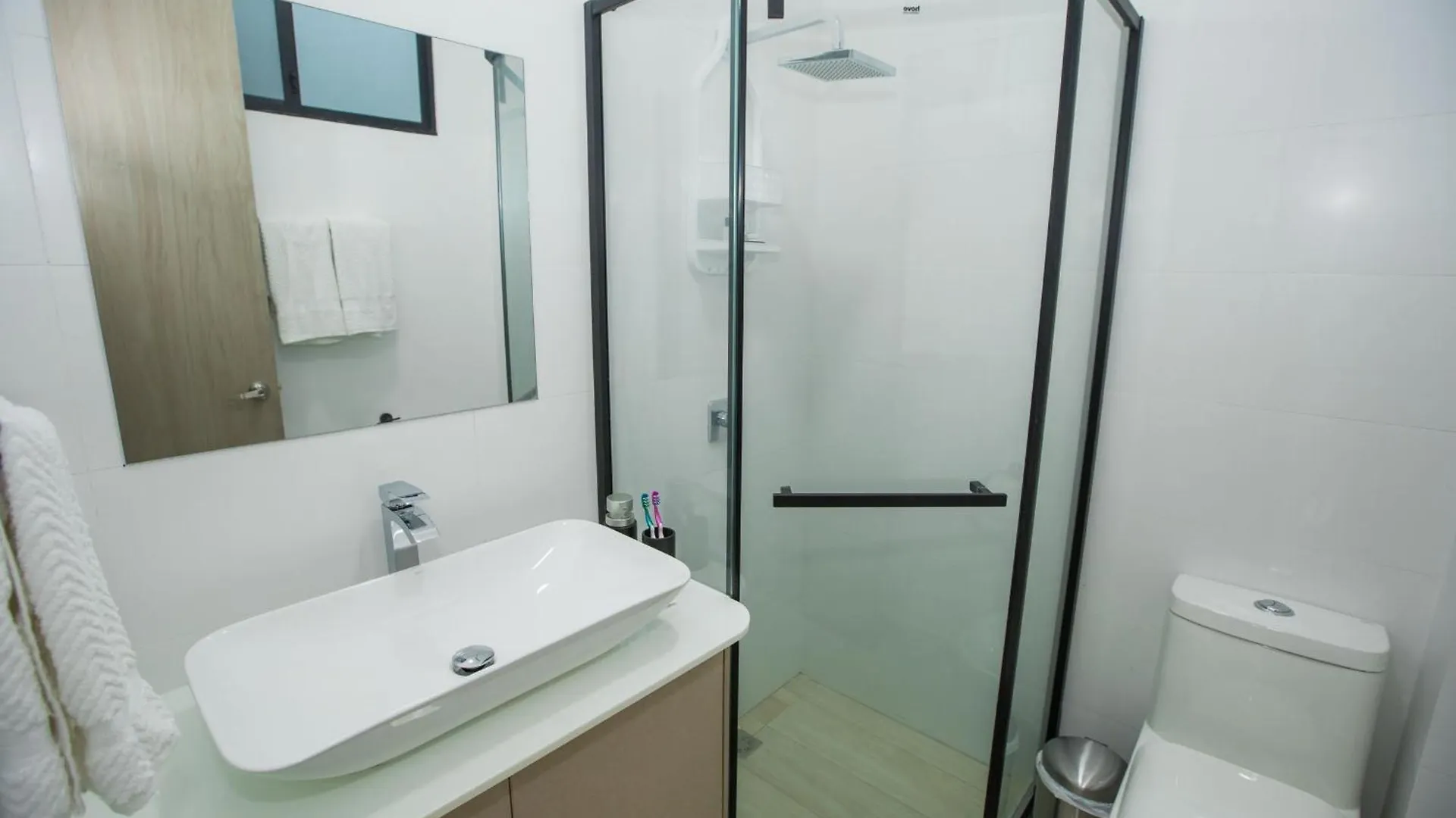 Guayaquil, Apartamentos En Barrio Las Penas, La Rosa Del Rio Exclusividad, Hermosa Vista, Descanso Y Turismo