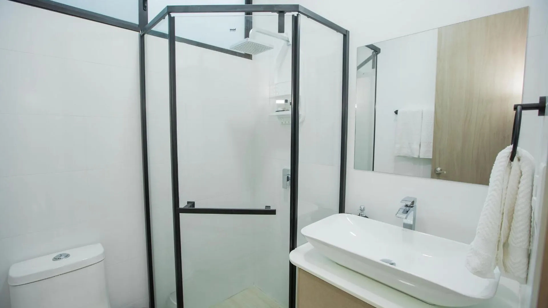 Guayaquil, Apartamentos En Barrio Las Penas, La Rosa Del Rio Exclusividad, Hermosa Vista, Descanso Y Turismo Guayaquil