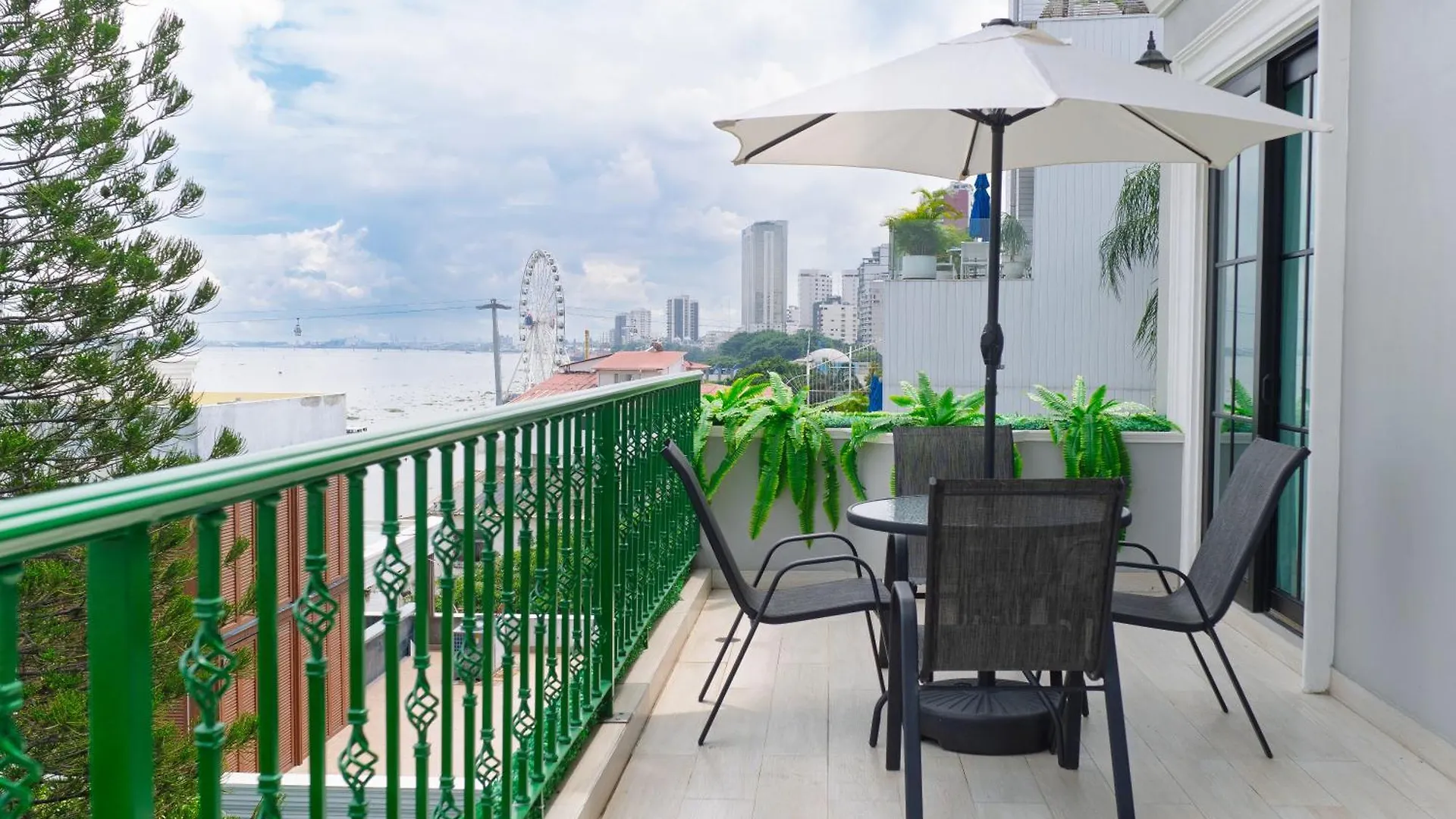 Guayaquil, Apartamentos En Barrio Las Penas, La Rosa Del Rio Exclusividad, Hermosa Vista, Descanso Y Turismo